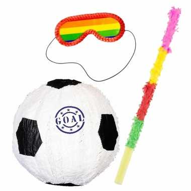 Pinata van een voetbal set met blinddoek en stok